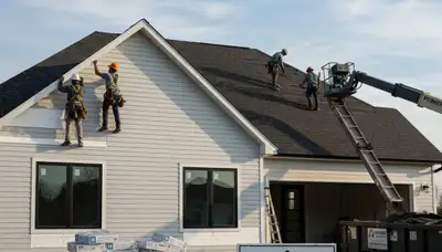 Roof replacement and vinyl siding installation in Jacksonville FL home by local exterior contractors
