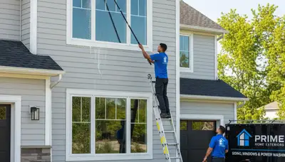 Professional vinyl siding and window cleaning service in Jacksonville, FL home exterior